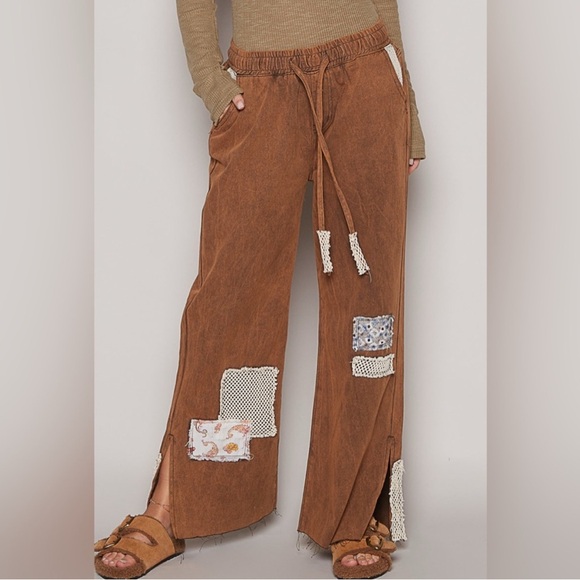 POL Pants - POL "Desert Rose Pants" |
Rustic Charcoal NEW Size Large Brown/Rust